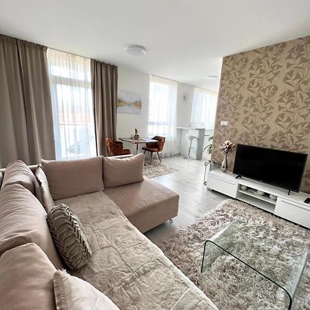 Palace Hill Apartment 3L โปปรัด ภายนอก รูปภาพ