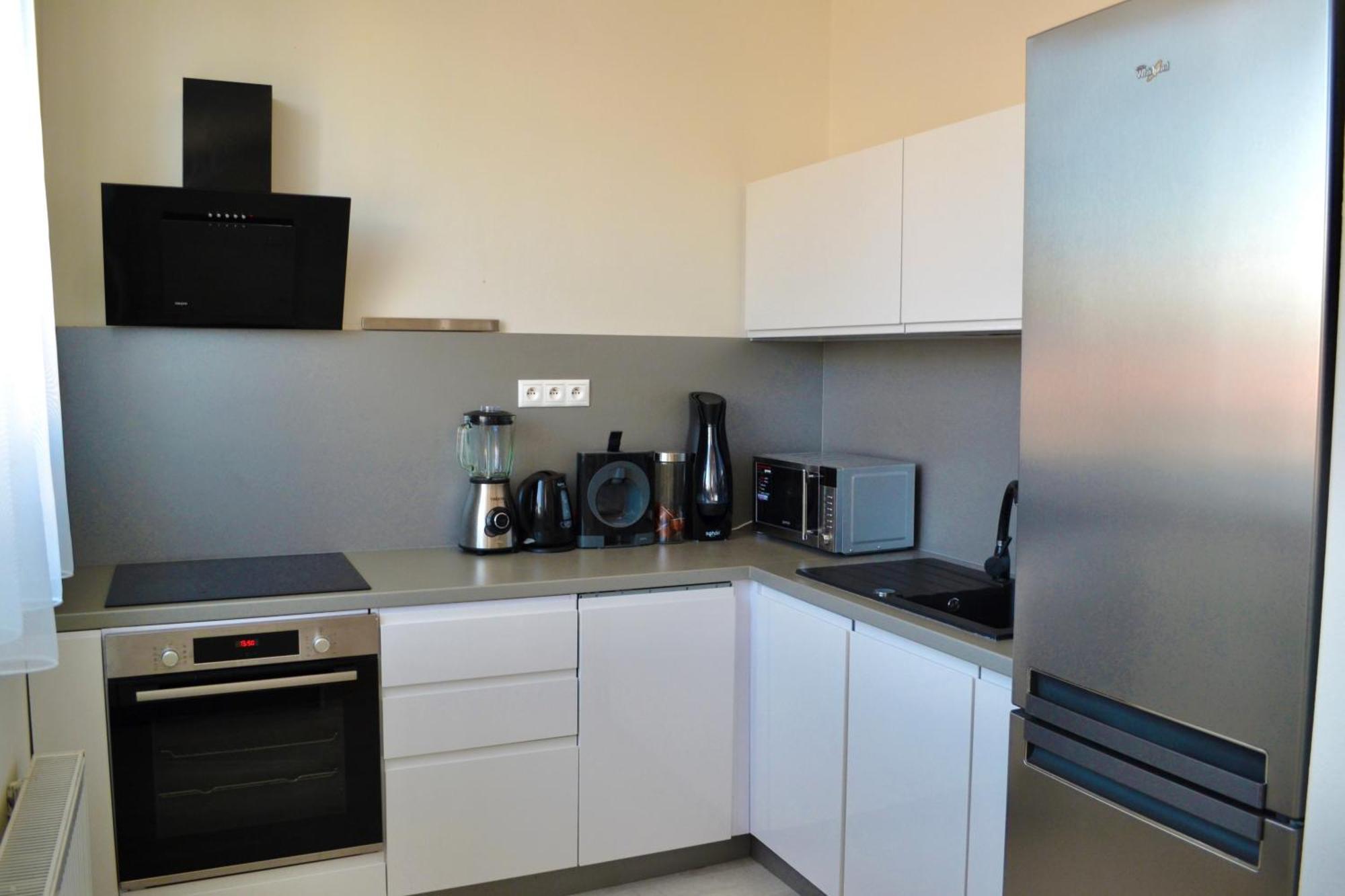Palace Hill Apartment 3L โปปรัด ภายนอก รูปภาพ
