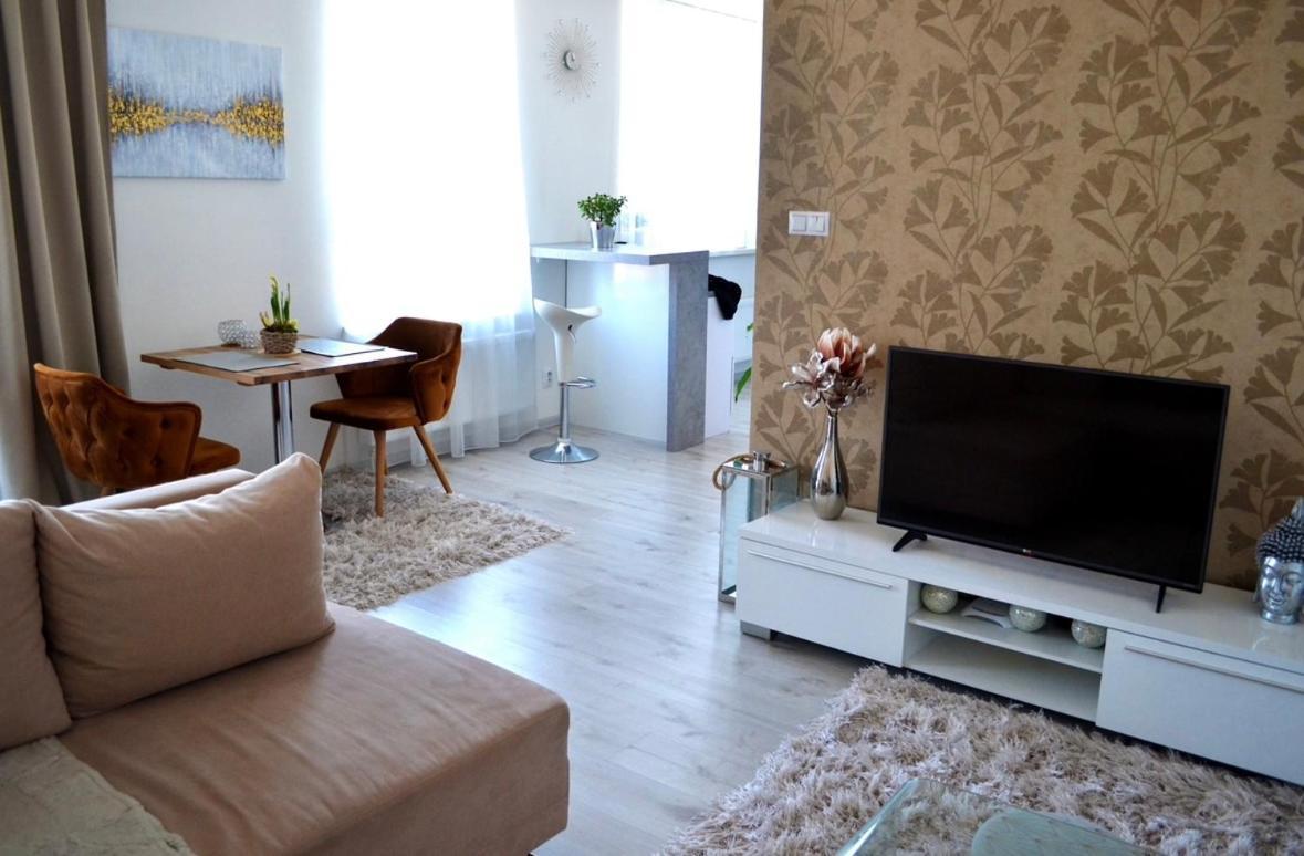 Palace Hill Apartment 3L โปปรัด ภายนอก รูปภาพ